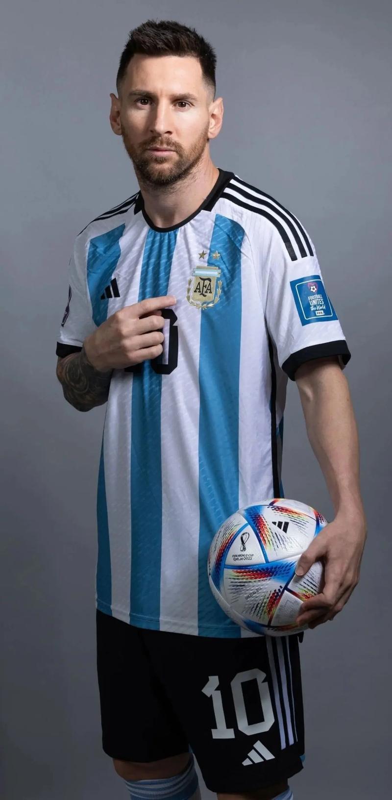 同时在侧翼 同时在侧翼