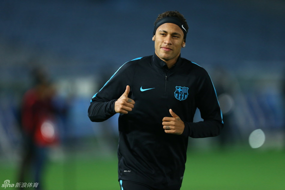 迫使梁伟铿 迫使梁伟铿