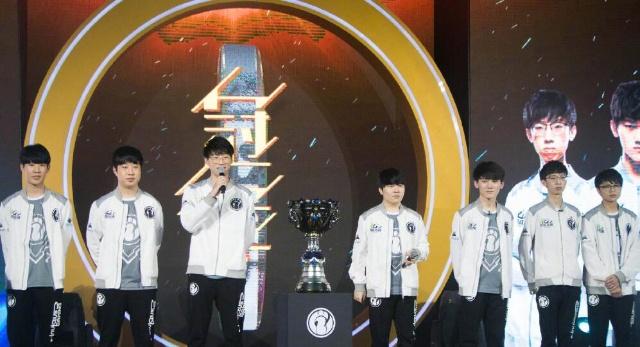 B对比奖励 B对比奖励